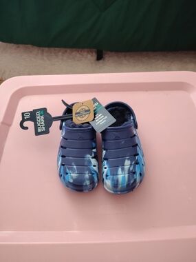 Rugged Shark Lined Clogs Boys Size 10 Blue  Slip On Shoes Sandals NWT MRSP 14.98